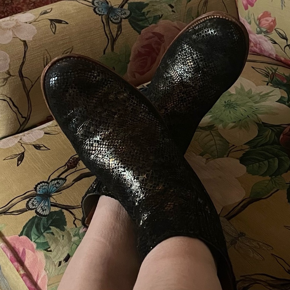 Penelope Chilvers Salva Metallic Ankle Boots - Picture 2 of 14